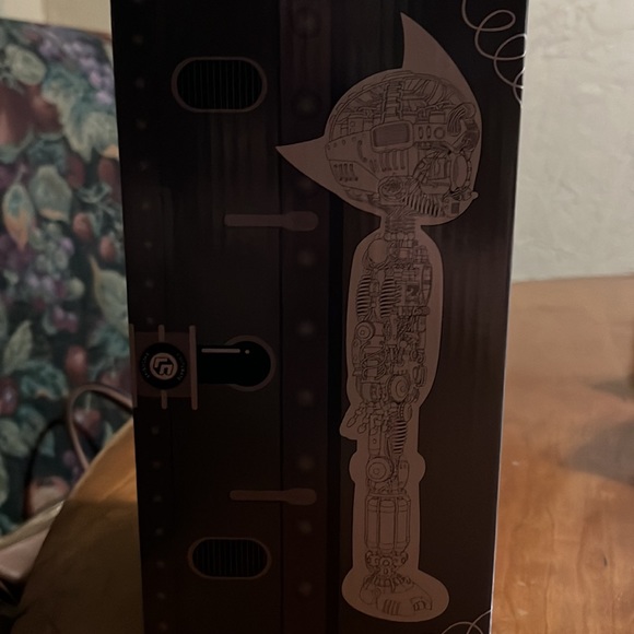 Textural products : Astro Boy Light Up Figure - Picture 2 of 4